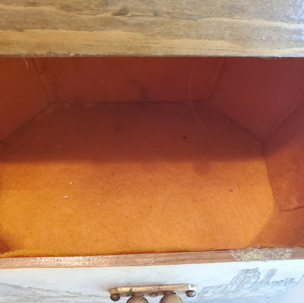 WOODEN NOVELTY BOX PURSE ,EARLY SETTLERS - Picture 10 of 10
